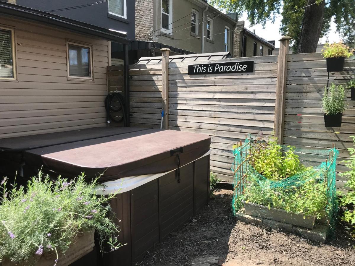 Love-Nest With Private Hot Tub Toronto Kültér fotó