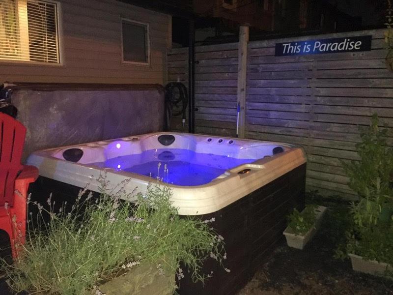 Love-Nest With Private Hot Tub Toronto Kültér fotó